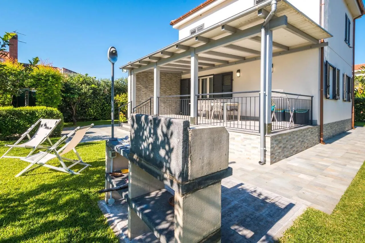Semesterbostad Villa Sara Lascari Italien