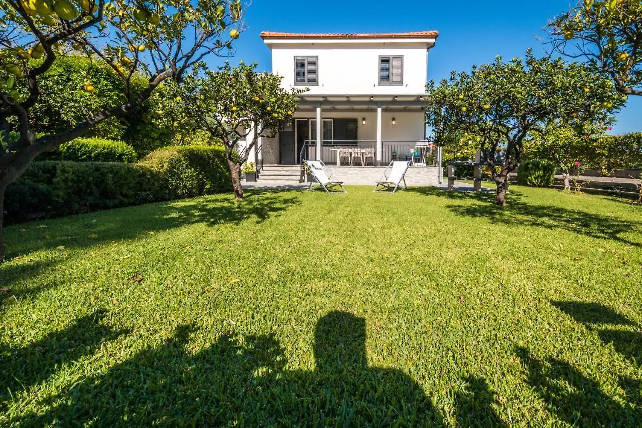Villa Sara Lascari